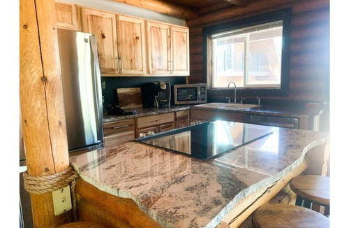 Garden Valley Cabin | The Hideaway: Charming Log Cabin Near Hot Springs