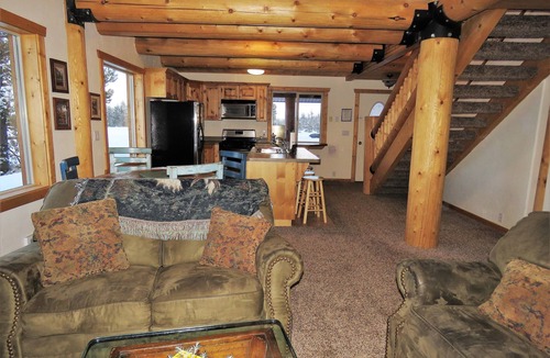 Island Park Hostel | The Hideaway Hostel near Yellowstone