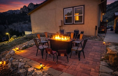 Howard House | The Hideaway - Secluded 37-Acre Mountain Retreat Near Salida