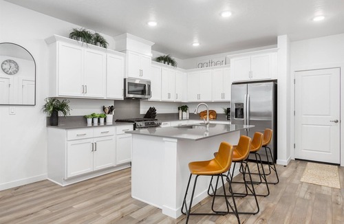 Eagle House | The "Honor" New 4-bdrm townhome in Eagle w/2 King Beds Pool, WiFi, 2 car Garage