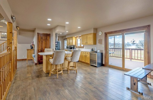 Helena House | The Hunter's Lodge on Hauser: The Perfect Lake Getaway!