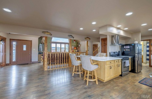 Helena House | The Hunter's Lodge on Hauser: The Perfect Lake Getaway!
