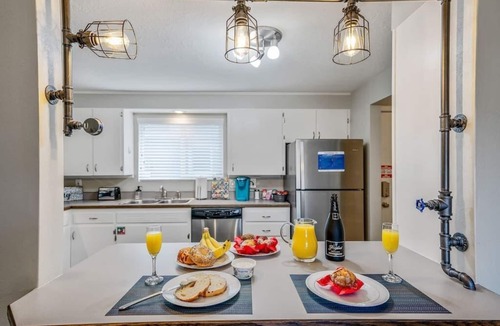 West Bench House | The Industrial - Pet Friendly Home with Garage by Boise Fairgrounds