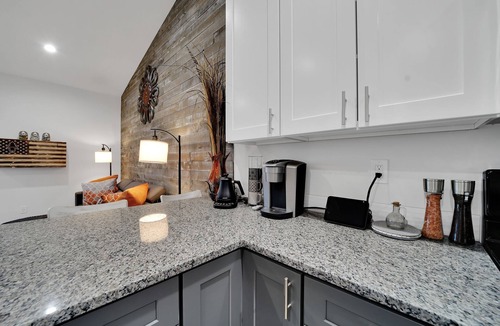 Twin Falls House | The Jolly Rancher, Luxury Furnishings, Jet Tub, Fenced Yard, Corporate and Vaca