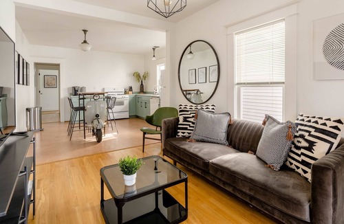 Mississippi District House | The Laid-Back Loft | Mississippi Ave | Parking