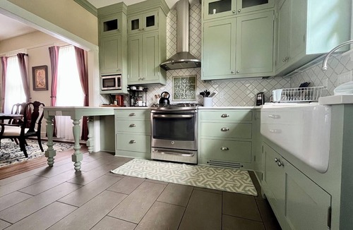 Eliot House | The Lanthorn House: Family Oasis in Central Portland