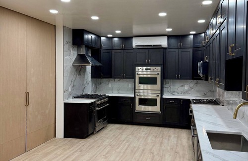 Lava Hot Springs Cabin | The Lava White House - Sleeps 50+