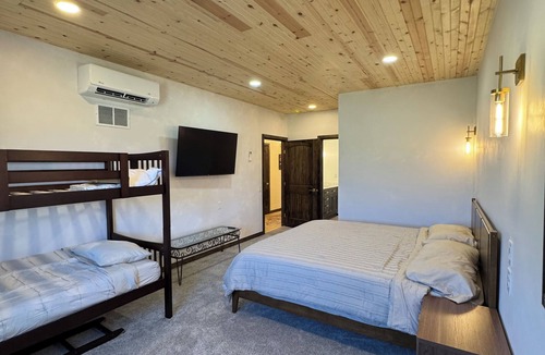 Lava Hot Springs Cabin | The Lava White House - Sleeps 50+
