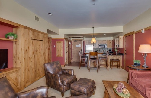 Victor Hotel | The Lodge at Bronze Buffalo Ranch