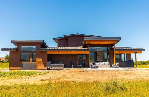 Driggs House | The Lodge at Canyon Loop, a Modern Mountain Home in the Heart of Teton Valley