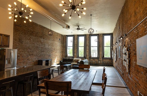 Baker City House | The Loft Modern/Historic - 50% off Quail Ridge golf