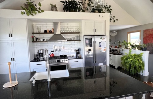 Bozeman Apartment | The Lookout. 43acres overlooking 7 different mountain ranges