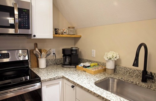Troy Apartment | The Nature Loft: New 2-BR apartment in Troy with green space + patio