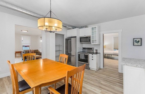 Stanwood Apartment | The Nighthawk Eyrie in Stanwood