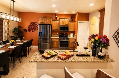 Kennewick House | The Oasis, Luxury 4BR Retreat with Private Pool + Resort Amenities