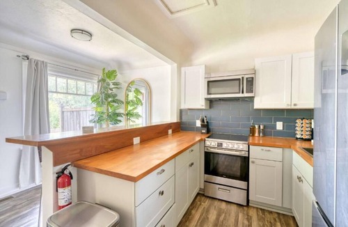 Ashcreek Hotel | The Octagon by Stay Portland - Multnomah Village