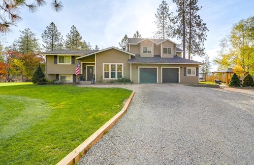Nine Mile Falls Apartment | The Overlook Gem: Stunning Views & Serenity Awaits