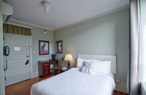 Centralia Bed & Breakfast | The Peak at Centralia Square | Room 307