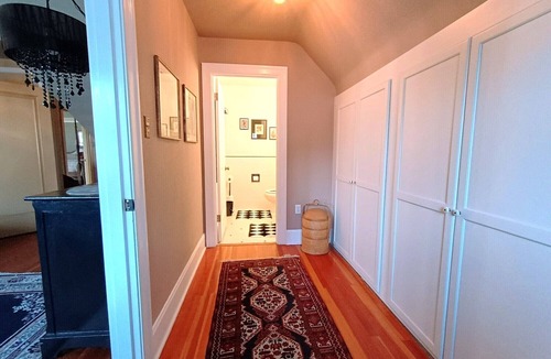 Altamont Bed & Breakfast | The Peregrine - Celebrating Wildlife Conservation