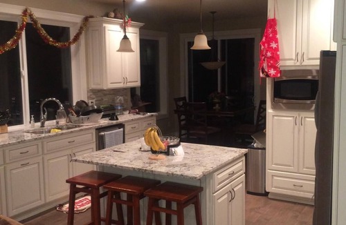 Lakewood Apartment | The Perfect Cozy, Convenient and Charming Room in University Place, WA