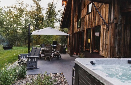 Bozeman House | The Perfect Creekside Getaway with Hot Tub