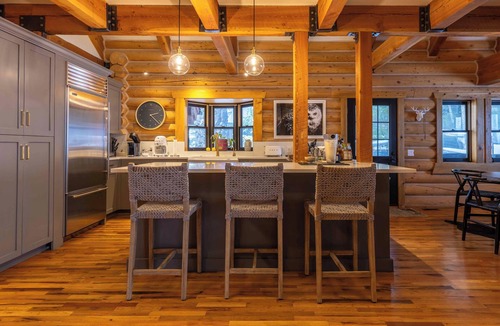 Warm Springs Cabin | The Pine Cabin – Luxury Mountain Living in Warm Springs