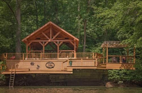 Benton House | The Pines Riverside Log Cabin On The Ocoee