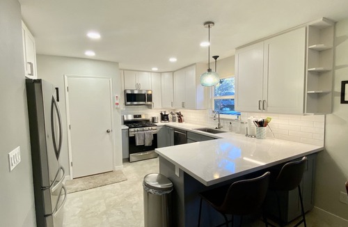 Collins View House | The Plum House - Safe, quiet, cozy, and close to downtown, OHSU, Lewis & Clark