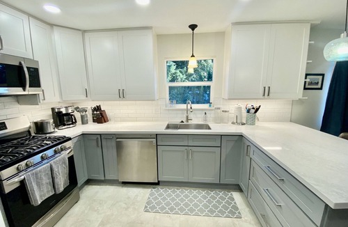 Collins View House | The Plum House - Safe, quiet, cozy, and close to downtown, OHSU, Lewis & Clark