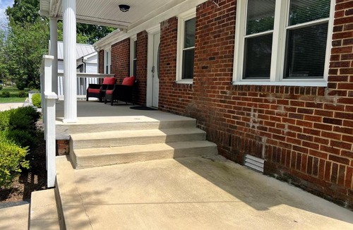 North Florence House | The Porchside Perch Walk to UNADowntown Florence