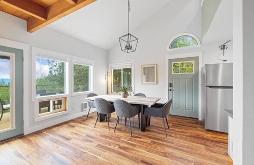 Sagle House | The Retreat on Gold Mountain - Pet Friendly
