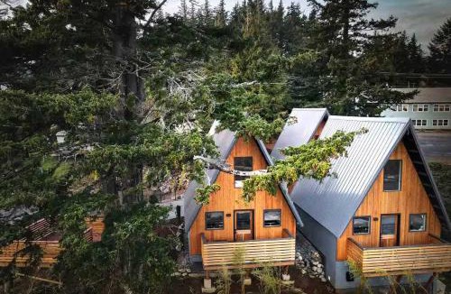 Stevenson House | The Return to Artbliss - A-Frame Cabin with Soaking Tub