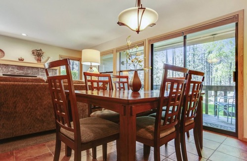 Sunriver Condo | The Ridge at Sunriver - Condo #45 - Access provided to onsite seasonal swimming pool & tennis facilities, year-round hot tub plus 4 bikes