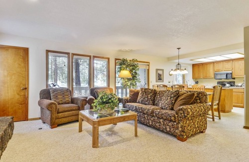 Sunriver Condo | The Ridge at Sunriver - Condo #09 - Access provided to onsite seasonal swimming pool & tennis facilities, year-round hot tub plus 4 bikes