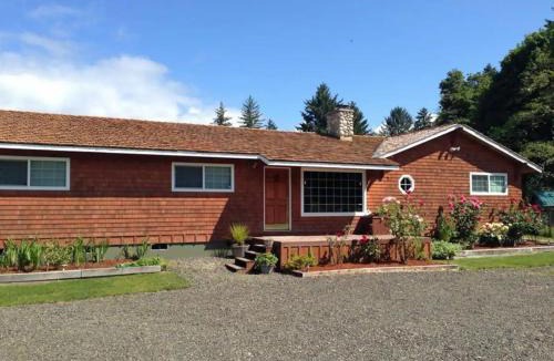 Quinault House | The River's Edge