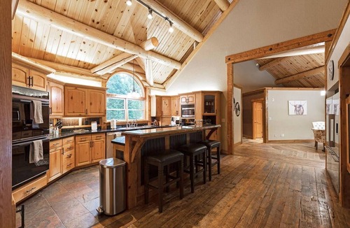 Greenough House | The Riverfront Lodge on the Blackfoot - Private beach!