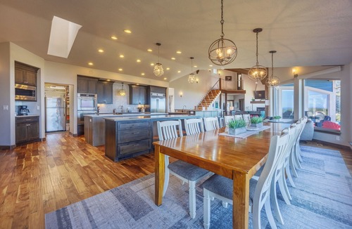 Seal Rock House | The Rock, Sleeps 12, WiFi, Oceanfront, Hot Tub, Theater Room, Private Beach Access, BBQ
