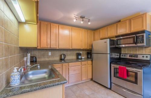 North End Apartment | the Romeo, Best Area, 2 Bedrooms, WD, Jacuzzi Bath, No Stairs, New Carpet, 825sf