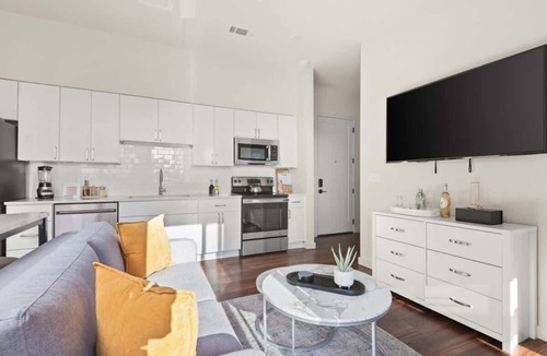Edgehill Condo | The Rowen|Luxury Condo on Music Row|Balcony & Pool