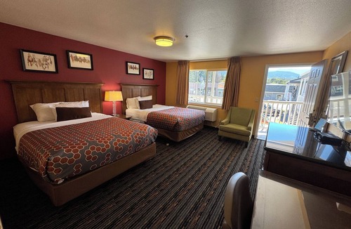 Port Angeles Hotel | The Royal Victorian Motel