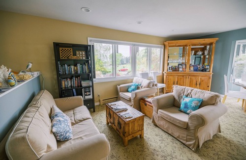 Friday Harbor Bed & Breakfast | The Sage Room with en suite bathroom