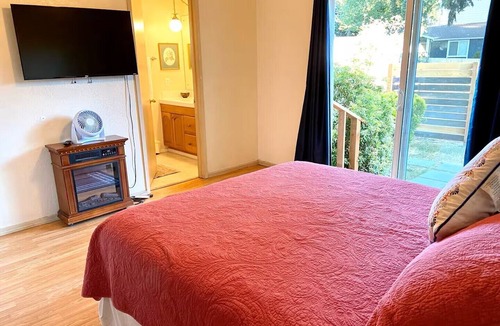 Alderwood Manor Apartment | The Server: Guest Inn