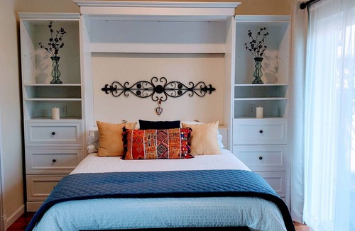 Silverton House | The Silverton Cottage- A garden retreat