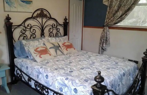 Clinton House | The Sirens Hideaway a charming Victorian Farmhouse