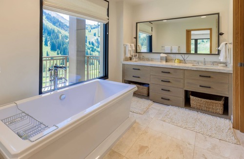 Salt Lake Mountain Resorts Cabin | The Snowpine Lodge