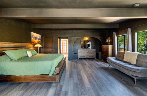Baderville House | The Spectacular Flagstaff Retreat!