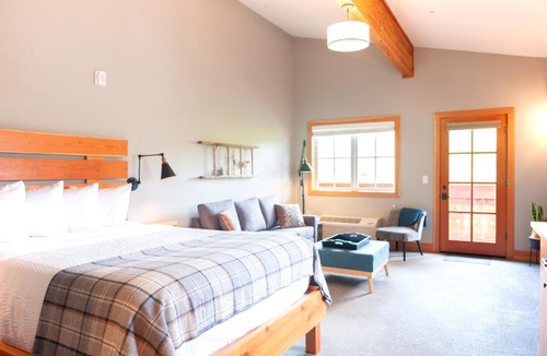 Leavenworth Apartment | The Suites on Main