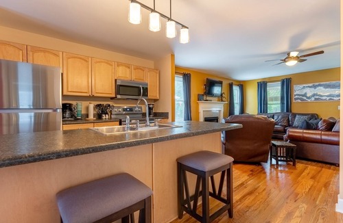 McFerrin Park House | The Sunny Side Up - Only 5 Minutes from Downtown