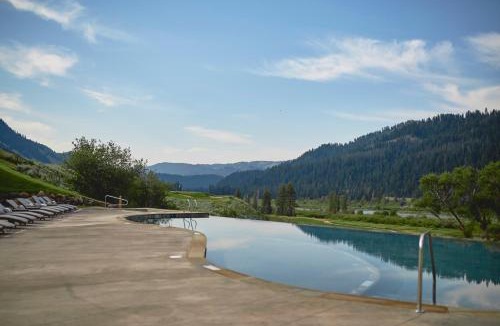 Hoback Junction Hotel | The Sylvan Lodge at Snake River Sporting Club