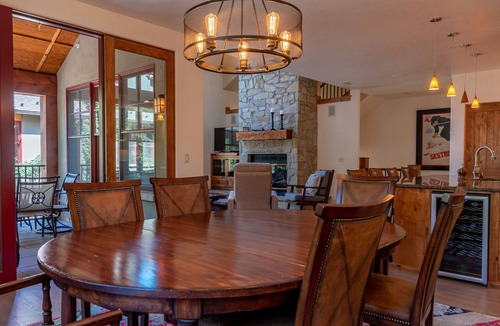 Ketchum Condo | The Timbers 4O-1 Bedroom - Upscale Condo Close to Downtown + Garage
